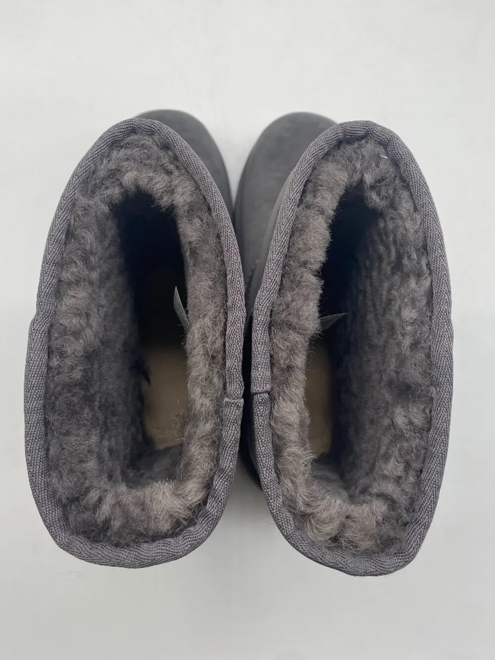 UGG KIDS CLASSIC BOOTS GREY US KIDS SIZE 5